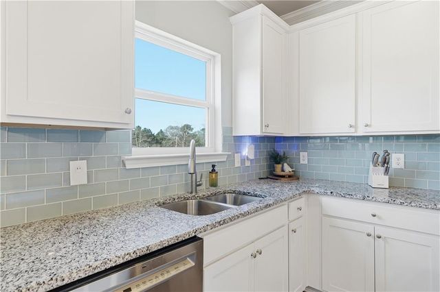 705 Owens Circle, Canton, GA 30115