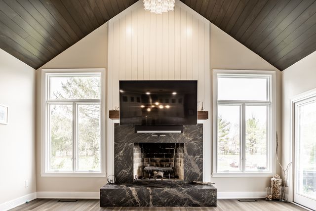 12886 West Road, Zionsville, IN 46077