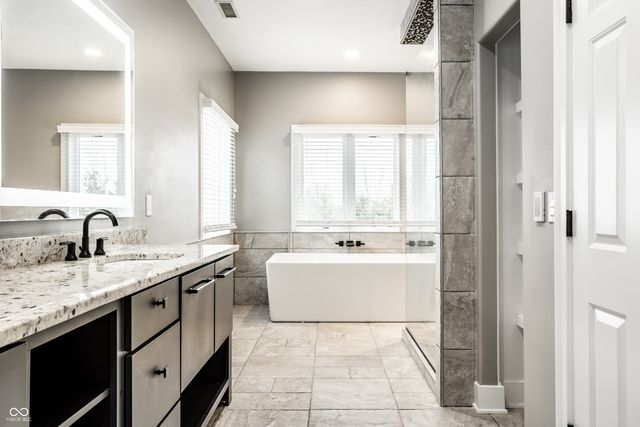 12886 West Road, Zionsville, IN 46077