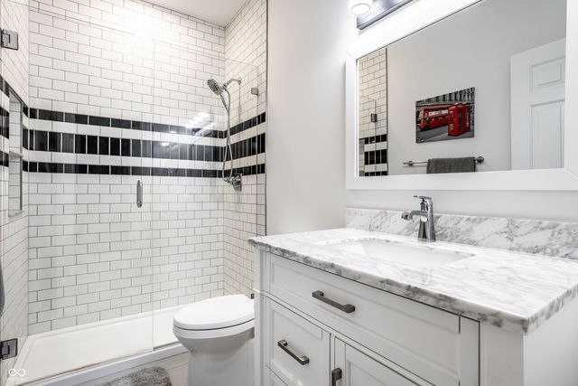 12886 West Road, Zionsville, IN 46077