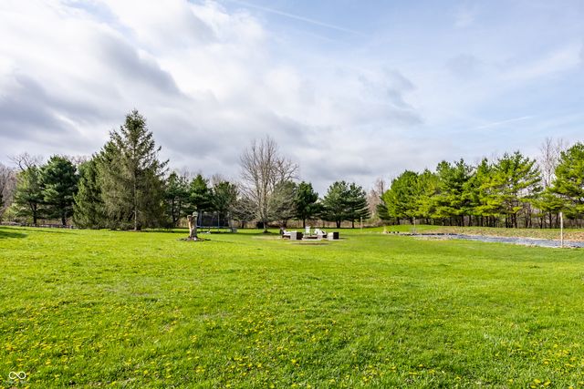 12886 West Road, Zionsville, IN 46077