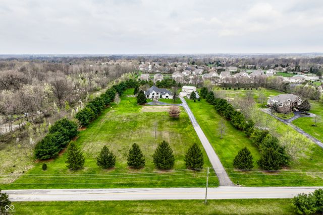 12886 West Road, Zionsville, IN 46077