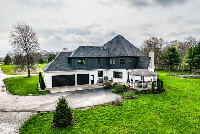 12886 West Road, Zionsville, IN 46077
