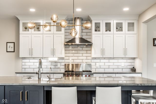 12886 West Road, Zionsville, IN 46077
