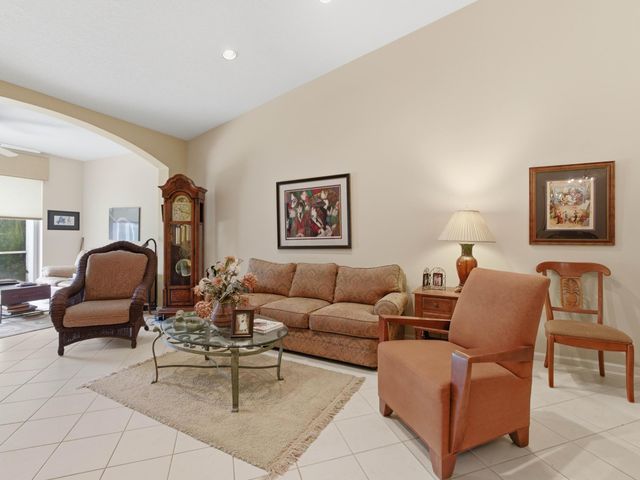 9624 Crescent View Drive N, Boynton Beach, FL 33437