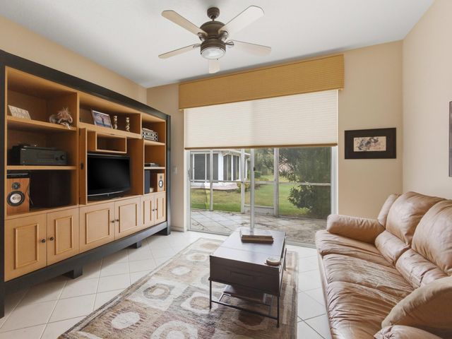 9624 Crescent View Drive N, Boynton Beach, FL 33437