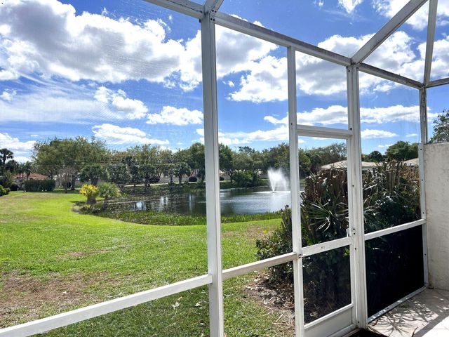 9624 Crescent View Drive N, Boynton Beach, FL 33437