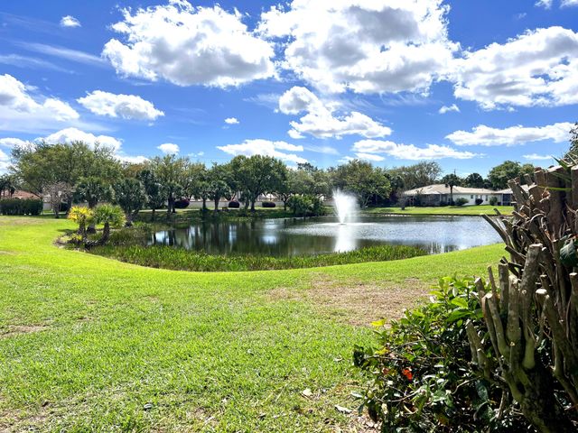 9624 Crescent View Drive N, Boynton Beach, FL 33437