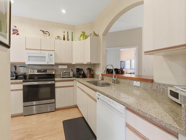 9624 Crescent View Drive N, Boynton Beach, FL 33437