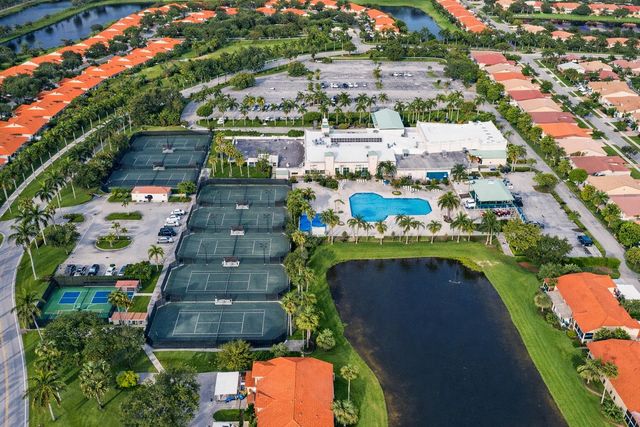 9624 Crescent View Drive N, Boynton Beach, FL 33437