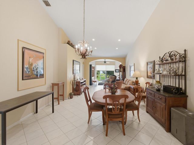 9624 Crescent View Drive N, Boynton Beach, FL 33437