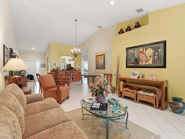 9624 Crescent View Drive N, Boynton Beach, FL 33437