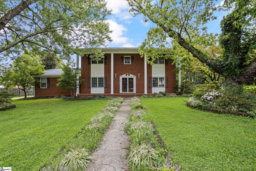 132 Avalon Circle, Easley, SC 29640