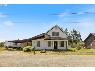 540 KESLING St, Harrisburg, OR 97446