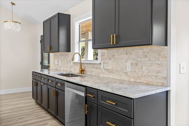 3111 Holley Point Road, Navarre, FL 32566