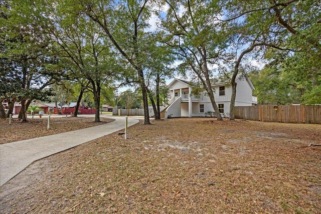 3111 Holley Point Road, Navarre, FL 32566