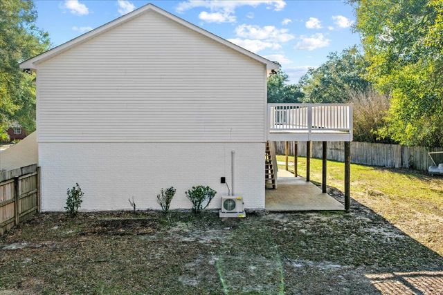 3111 Holley Point Road, Navarre, FL 32566