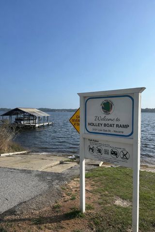 3111 Holley Point Road, Navarre, FL 32566