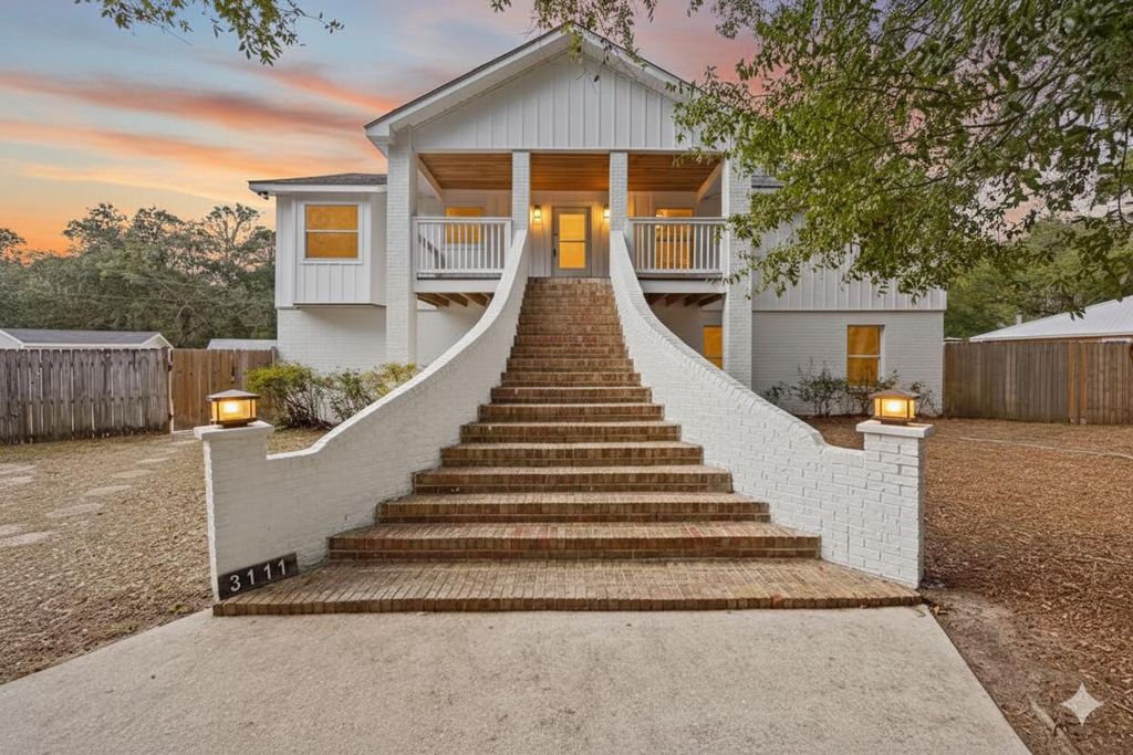 3111 Holley Point Road, Navarre, FL 32566