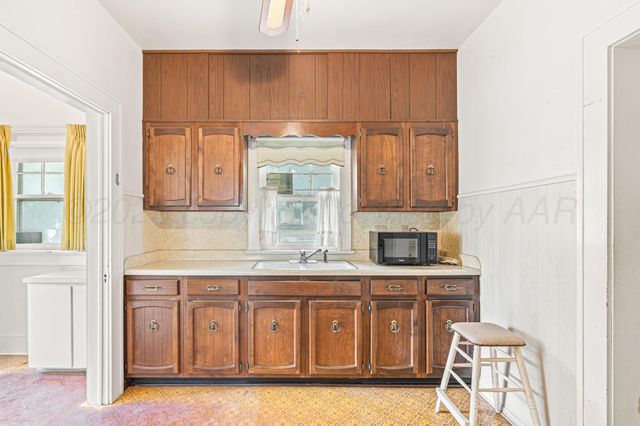 302 S 6th Street, Clarendon, TX 79226