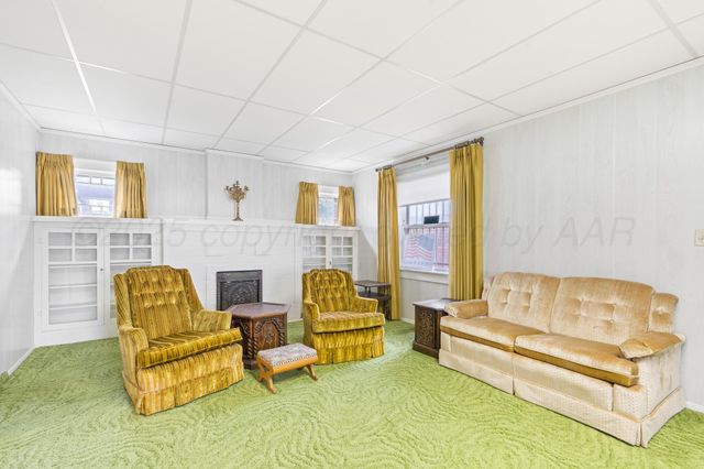 302 S 6th Street, Clarendon, TX 79226