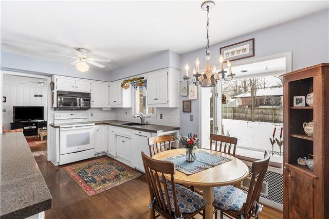 3913 W 57th Terrace, Fairway, KS 66205