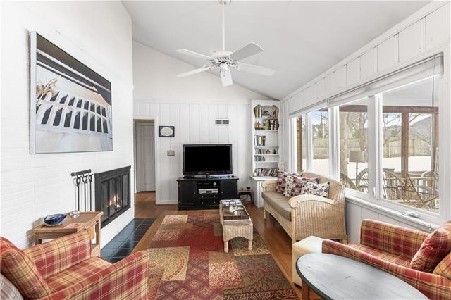 3913 W 57th Terrace, Fairway, KS 66205