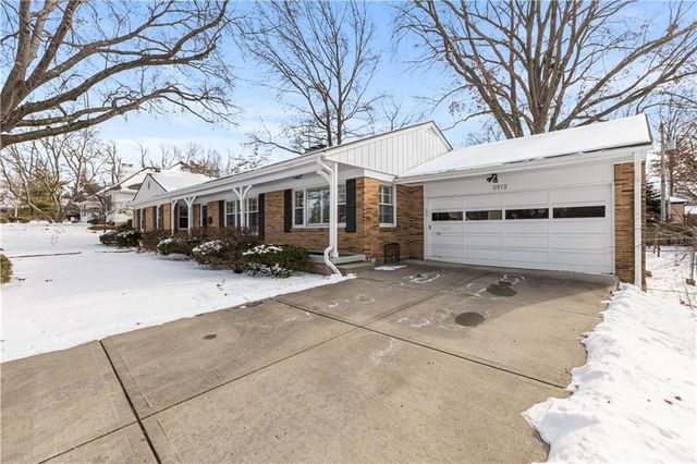 3913 W 57th Terrace, Fairway, KS 66205