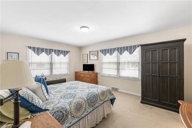 3913 W 57th Terrace, Fairway, KS 66205