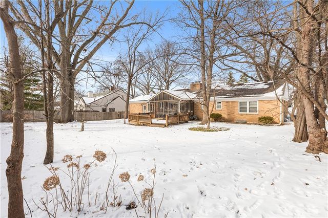 3913 W 57th Terrace, Fairway, KS 66205