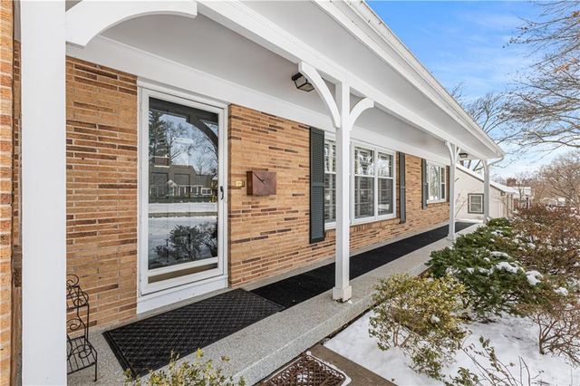 3913 W 57th Terrace, Fairway, KS 66205