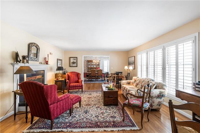 3913 W 57th Terrace, Fairway, KS 66205