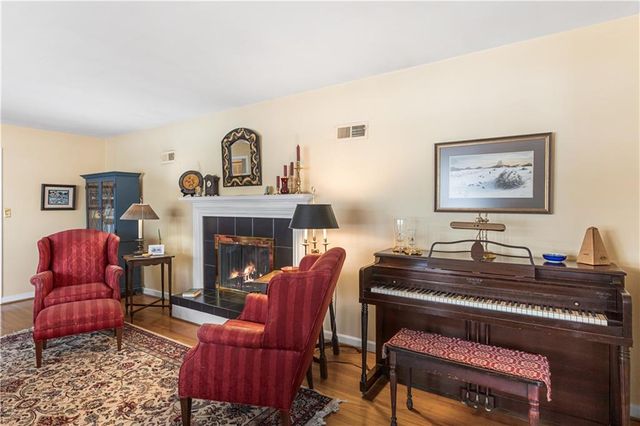 3913 W 57th Terrace, Fairway, KS 66205