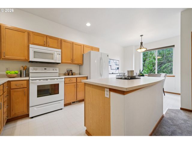 775 Sw DILLAN Dr, Beaverton, OR 97006