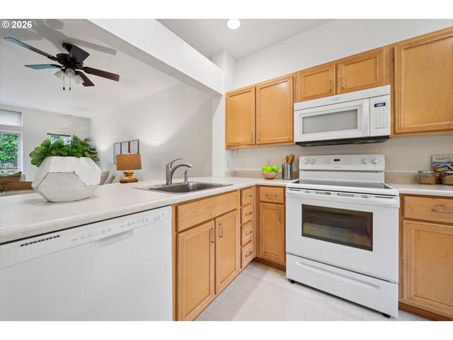 775 Sw DILLAN Dr, Beaverton, OR 97006