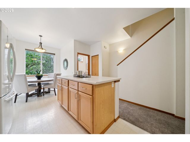 775 Sw DILLAN Dr, Beaverton, OR 97006