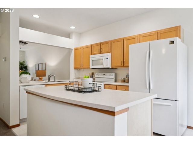 775 Sw DILLAN Dr, Beaverton, OR 97006