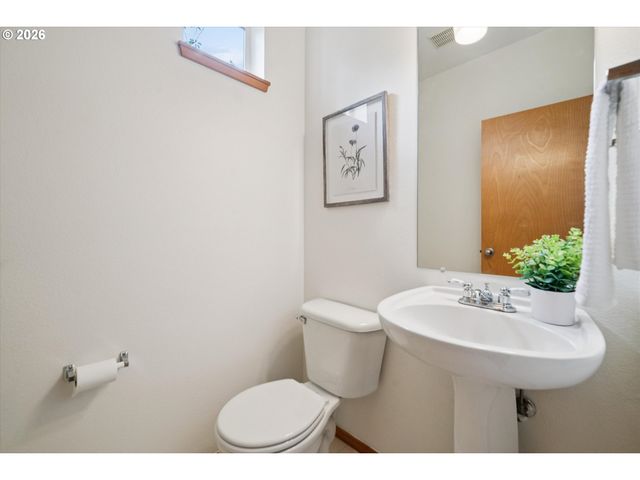 775 Sw DILLAN Dr, Beaverton, OR 97006