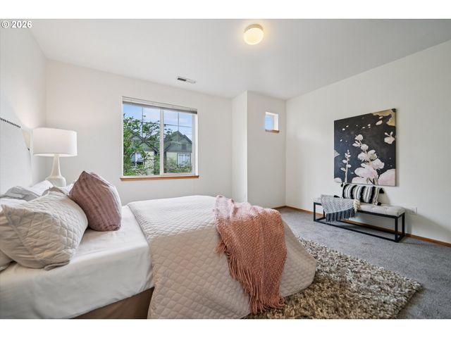 775 Sw DILLAN Dr, Beaverton, OR 97006