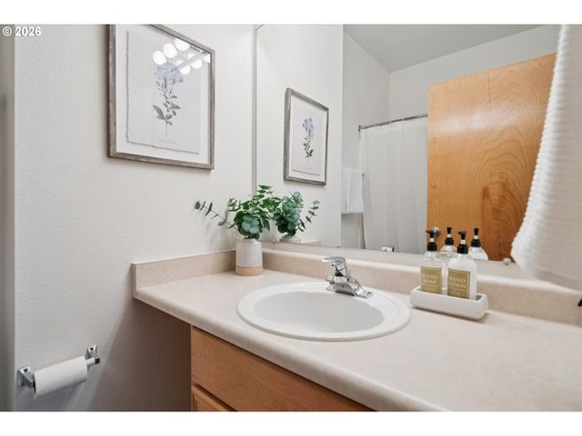 775 Sw DILLAN Dr, Beaverton, OR 97006