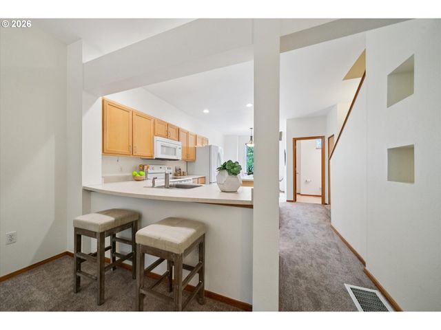 775 Sw DILLAN Dr, Beaverton, OR 97006
