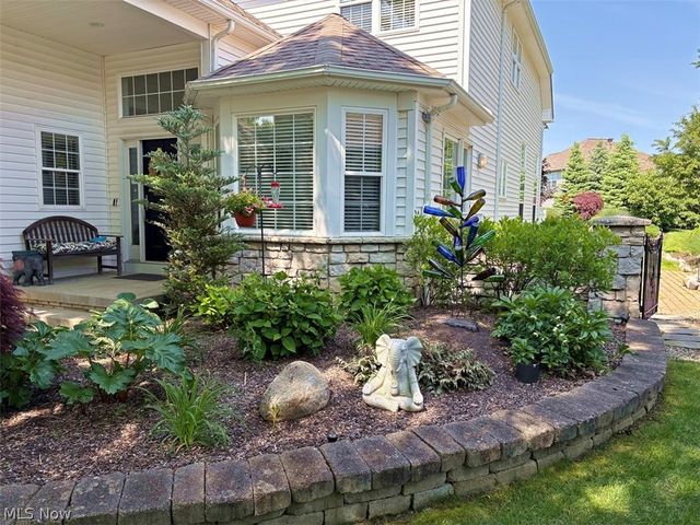 441 W Glengary Circle, Highland Heights, OH 44143