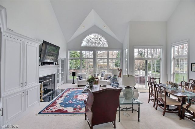 441 W Glengary Circle, Highland Heights, OH 44143