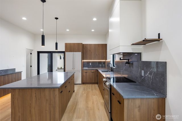 501 S Sand Dune Road, Moses Lake, WA 98837