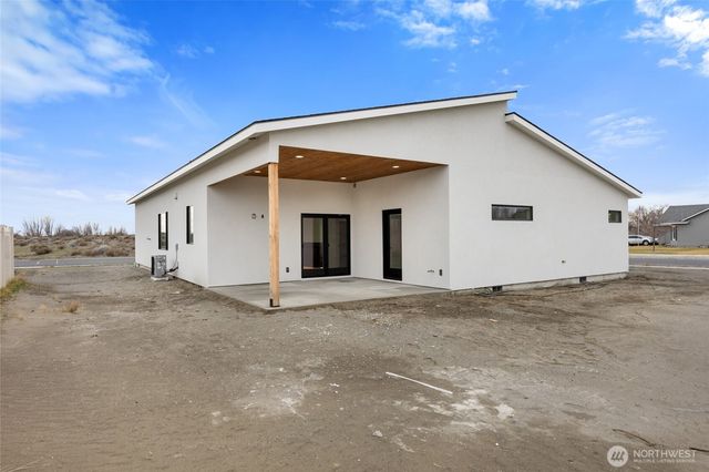 501 S Sand Dune Road, Moses Lake, WA 98837