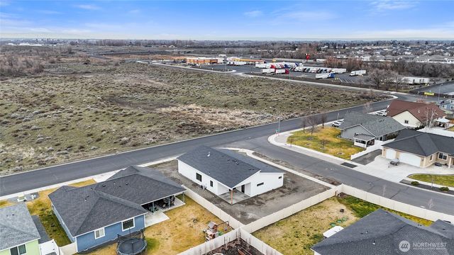 501 S Sand Dune Road, Moses Lake, WA 98837