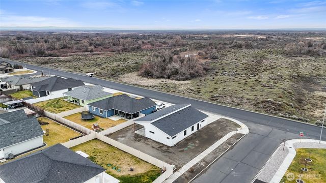 501 S Sand Dune Road, Moses Lake, WA 98837