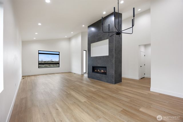 501 S Sand Dune Road, Moses Lake, WA 98837