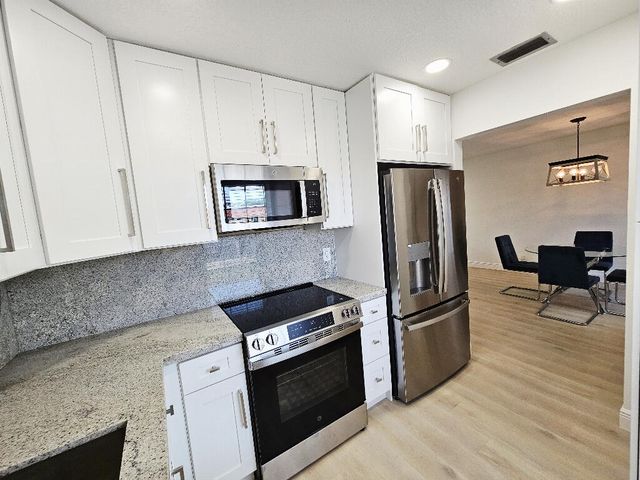 835 Salem Lane, Greenacres, FL 33467