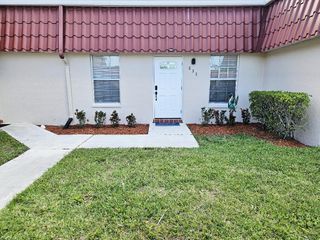 835 Salem Lane, Greenacres, FL 33467